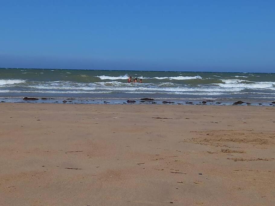 Gite De La Baleine Luc-sur-Mer Exterior foto